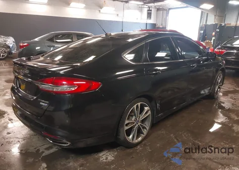 2017 Ford Fusion Titanium z USA, uszkodzony, nr VIN 3FA6P0D93HR197617